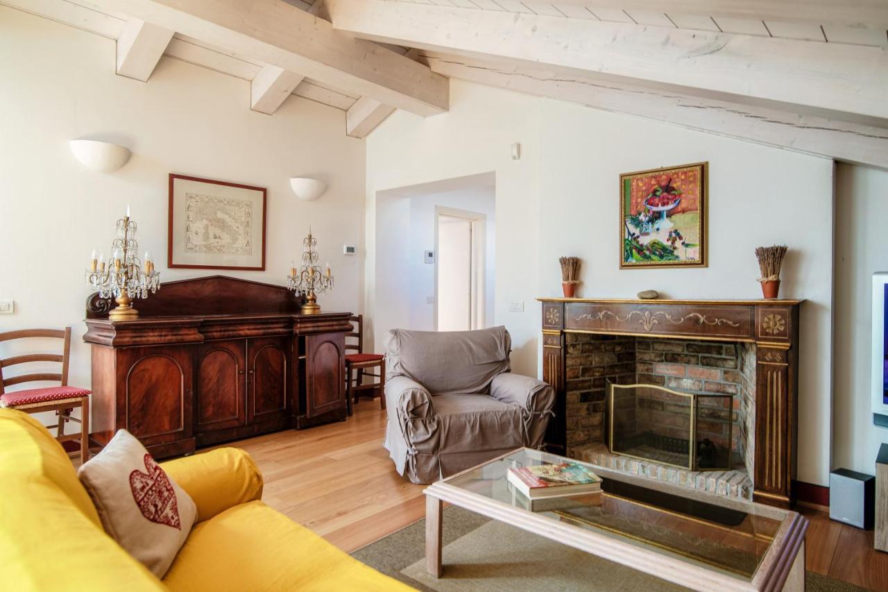 Castello Di Brusata Apartment By Quokka 360 - Romantic Flat With Pool Mendrisio Exterior photo