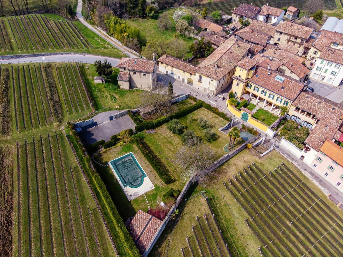 Castello Di Brusata Apartment By Quokka 360 - Romantic Flat With Pool Mendrisio Exterior photo