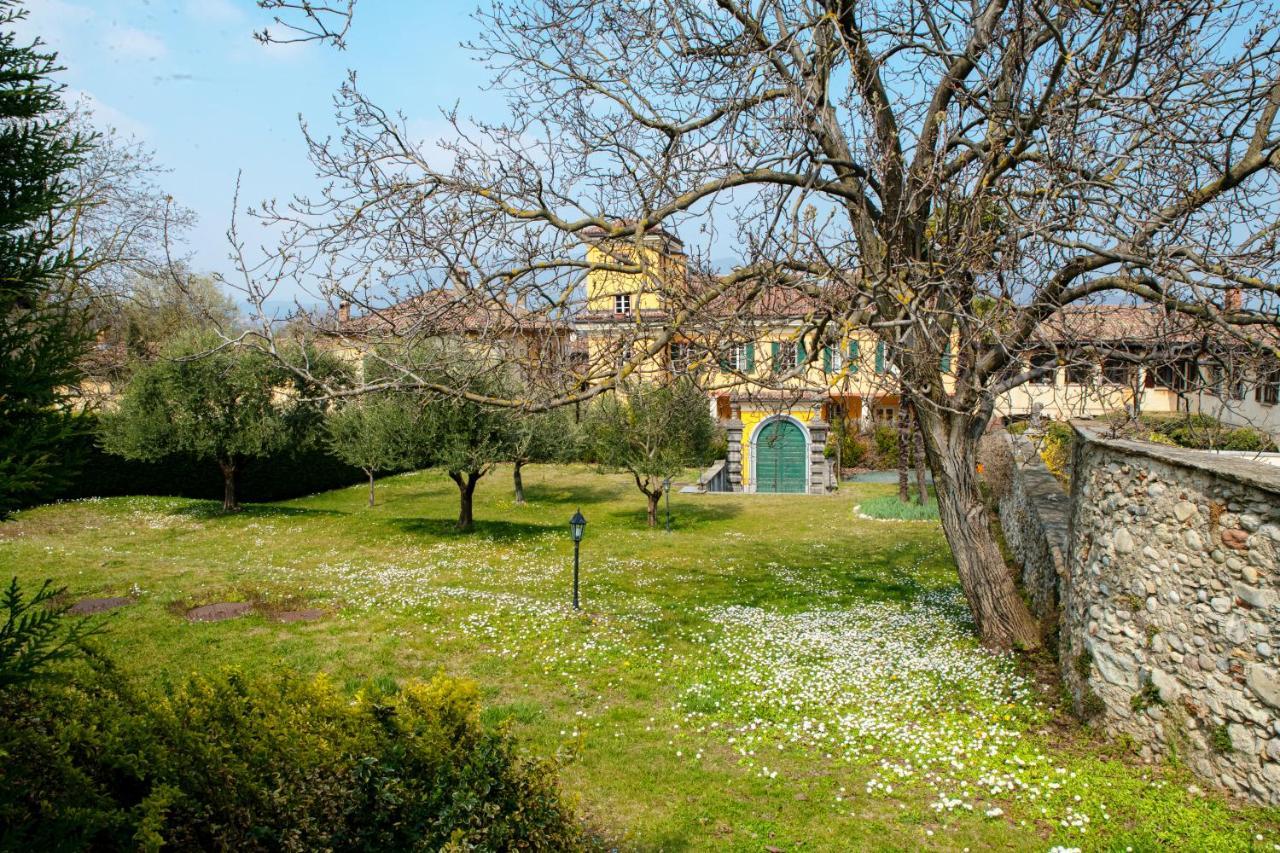 Castello Di Brusata Apartment By Quokka 360 - Romantic Flat With Pool Mendrisio Exterior photo