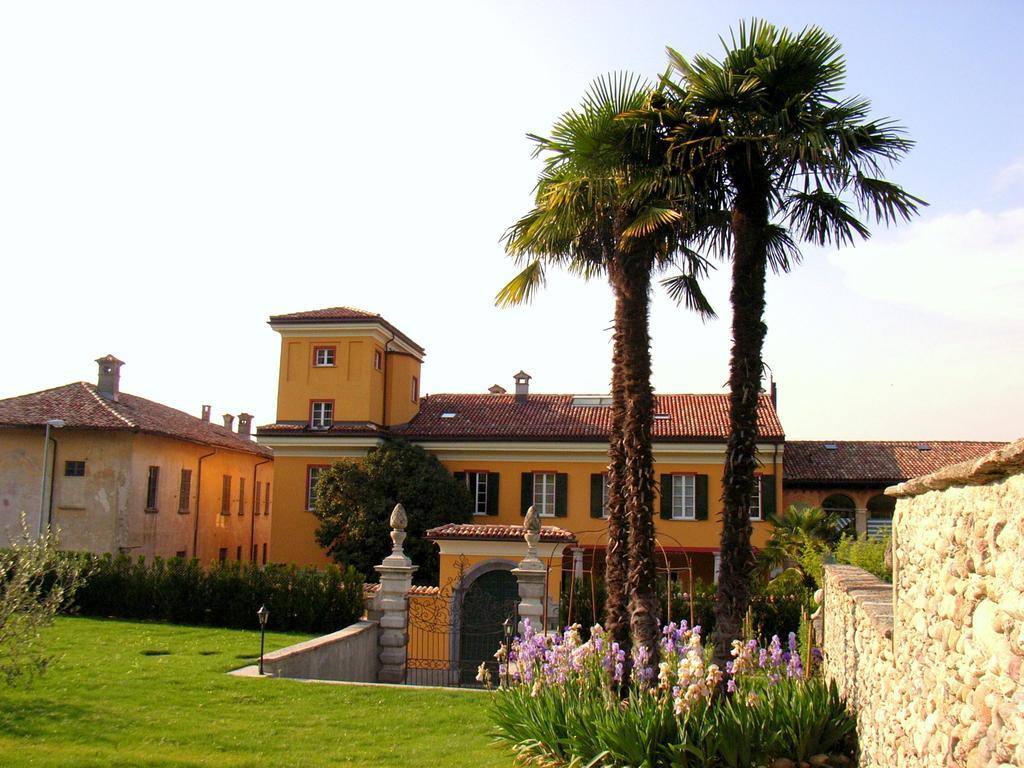Castello Di Brusata Apartment By Quokka 360 - Romantic Flat With Pool Mendrisio Exterior photo